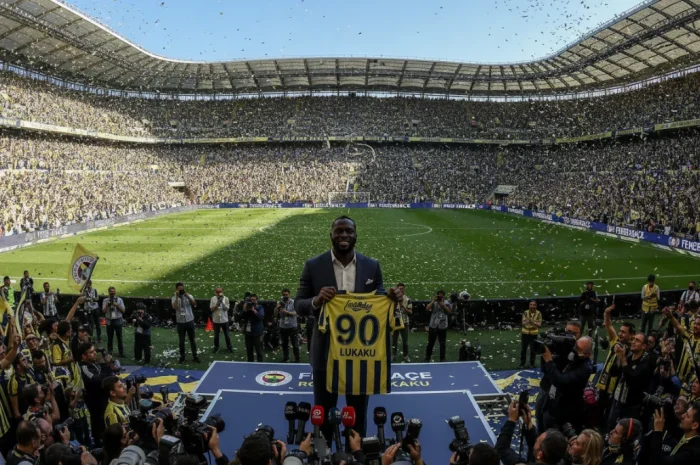 Sarı Lacivertli Devden Hücum Hattına Belçikalı Takviye